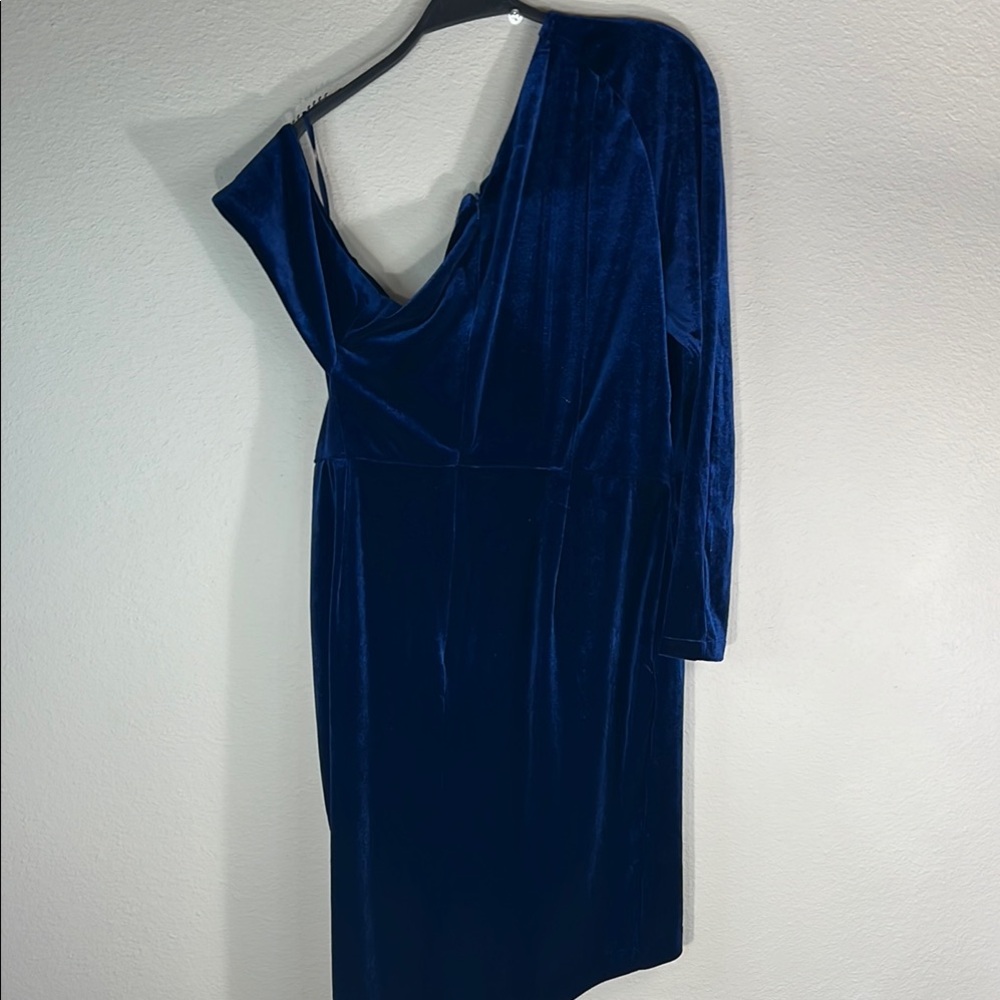 Lavish Alice Navy Blue One-Shoulder Cocktail Dress - Picture 4 of 10